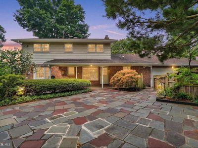 100 Shelbourne Dr