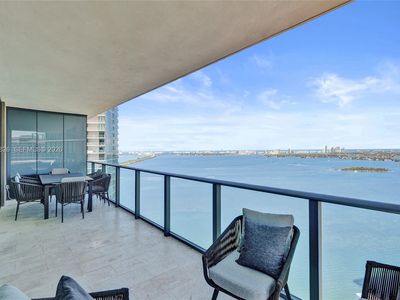 650 NE 32nd St Unit 3901