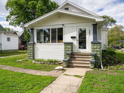 301 W Graham St