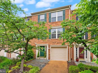 917 Rolfe Pl