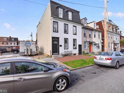 1348 Vernon St