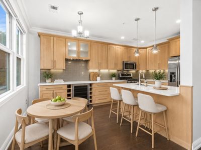 338 Oswego Ct