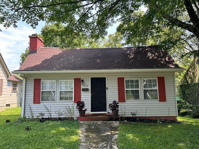 2734 Woodbine Ave