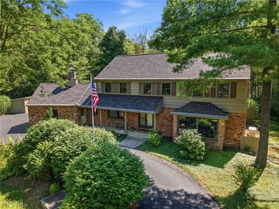 Property at 17953 Lost Trl, Chagrin Falls, OH