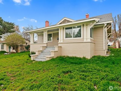 2214 Summitview Avenue