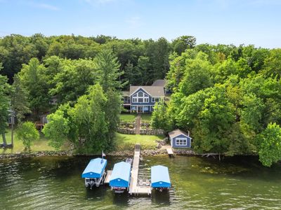 5284 Island View Dr