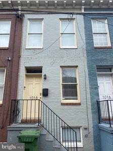 1018 Booth St