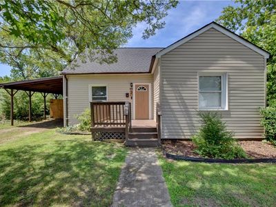 2 Clover St