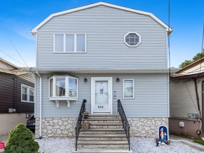 829 Roosevelt Ave