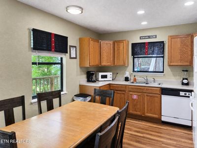 1805 Cherry View Ln