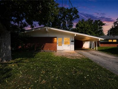 5229 Bayside Dr