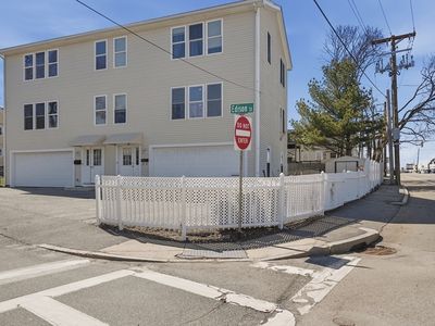 82 Edison St
