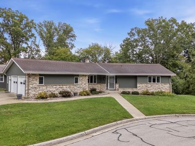 170 Crestwood DRIVE