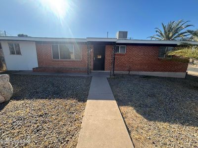 841 N Catalina Ave