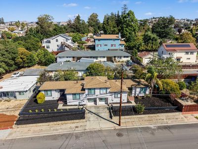 22790-22792 Bayview Ave
