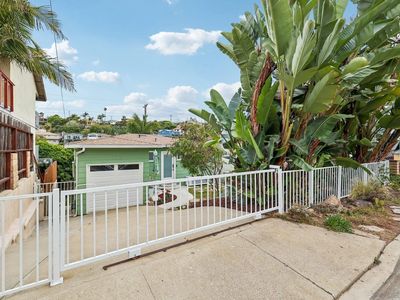 3542 Wawona Dr