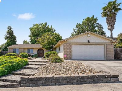 325 Hillsdale Dr