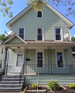 98 E Court St