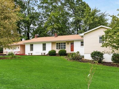 300 Eastlawn Cir