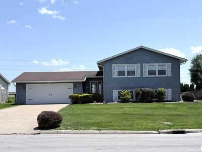 1639 Meadow Lark Dr