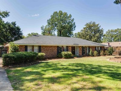 2107 Elmwood Dr
