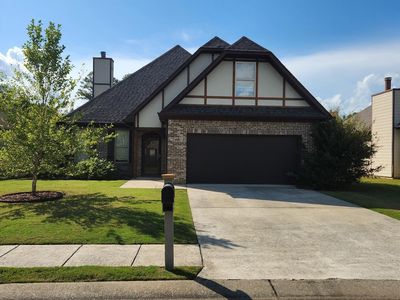 1011 Riviera Dr