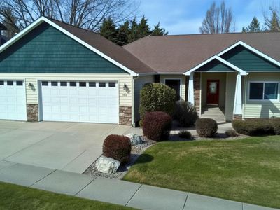 1314 W Chaucer Ave