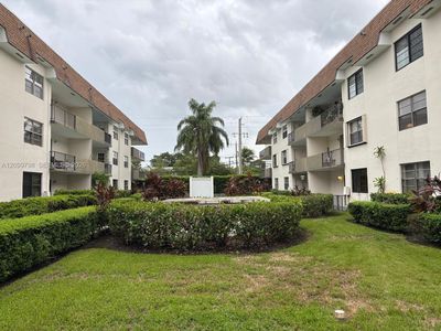 9022 NE 8th Ave APT 3R