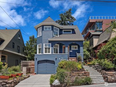 1110 E Denny