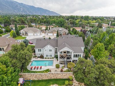 2419 E Royal Pine Cv