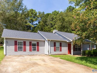 207 Barberry Ln