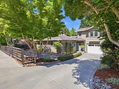 270 La Cuesta Dr