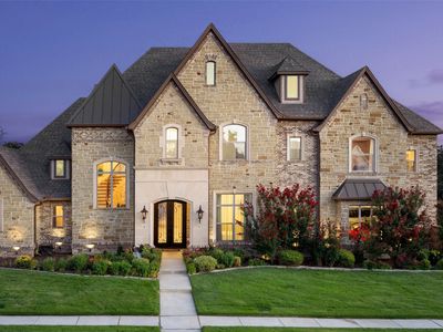 809 Lyndsey Way