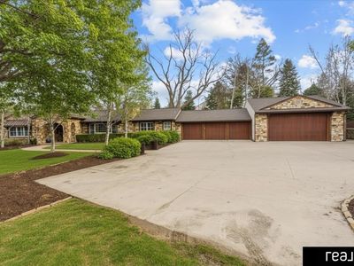 805 Ridgewood Ave