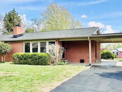 2728 Clinton Cir