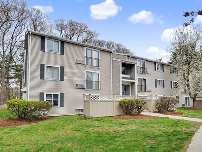 15 Village Rock Ln APT 10
