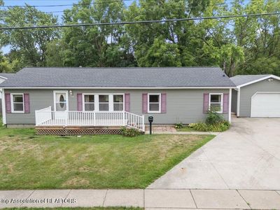823 Pleasant St