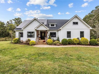 2201 Broken Arrow Ln