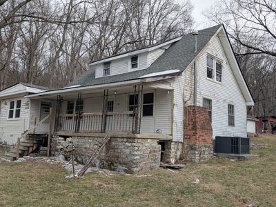 215 Robertson Ln