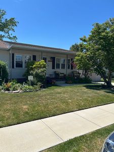 102 Roseann Ave N
