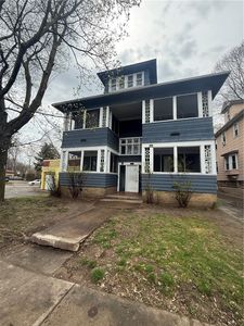 1873 E Main St