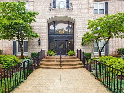 1077 Greenleaf Blvd APT 101