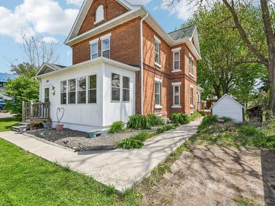350 S Bremer Ave