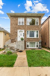 2327 N 75th Ave