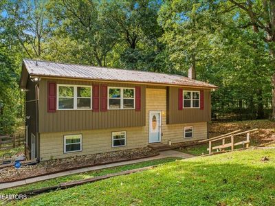 6901 Howard School Rd