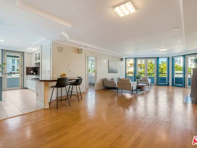 1645 Malcolm Ave APT 302