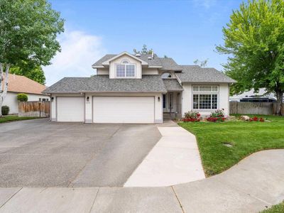 1611 Alamosa Ave