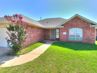 Property at 404 S Castle Ridge Ln, Mustang, OK