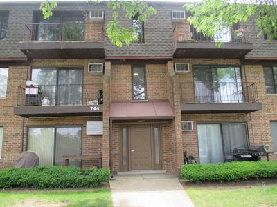744 N Briar Hill Ln APT 4