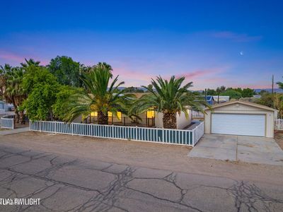 2241 E Hackamore Dr